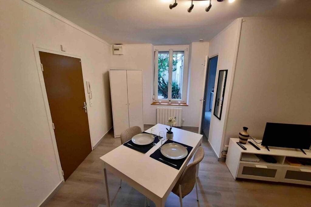 Grand studio confort avec extérieur Reims Extérieur photo